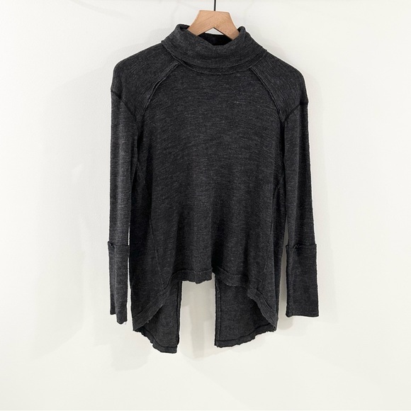 We The Free Long Sleeve Split Back Relaxed Fit Turtleneck Top Gray Size XS - Picture 2 of 6